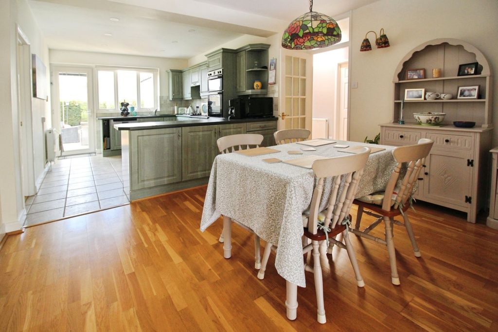 Property photo 3 of 21 Breakfast Room