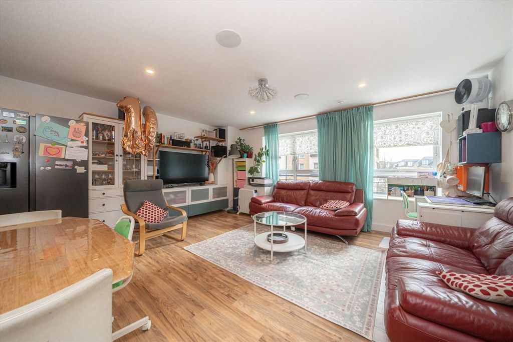 Property photo 3 of 8