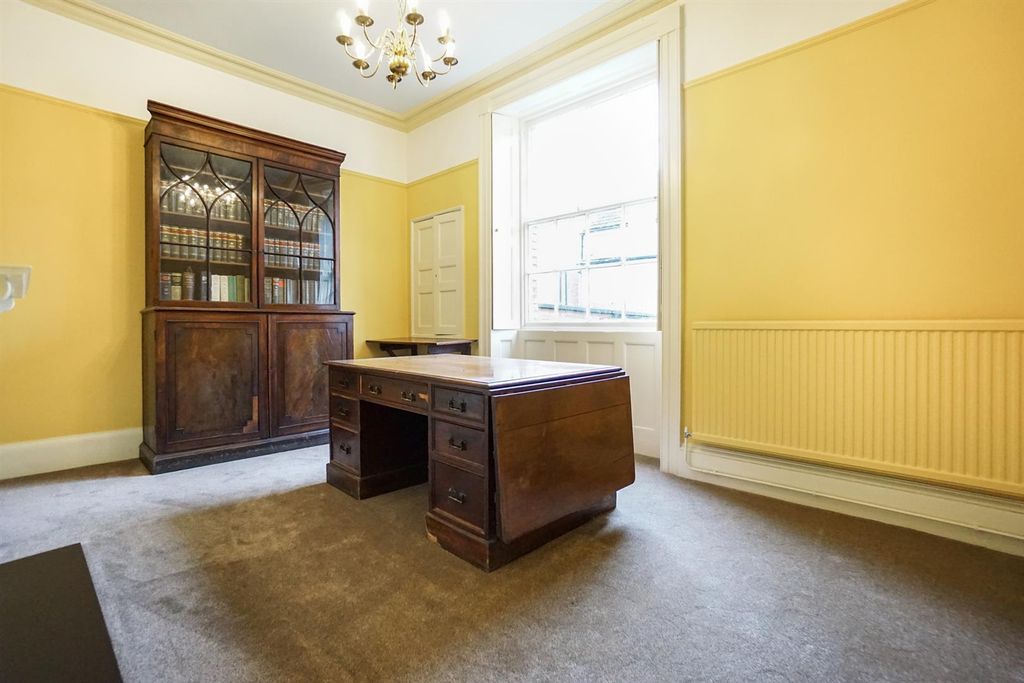 Property photo 3 of 30 Office