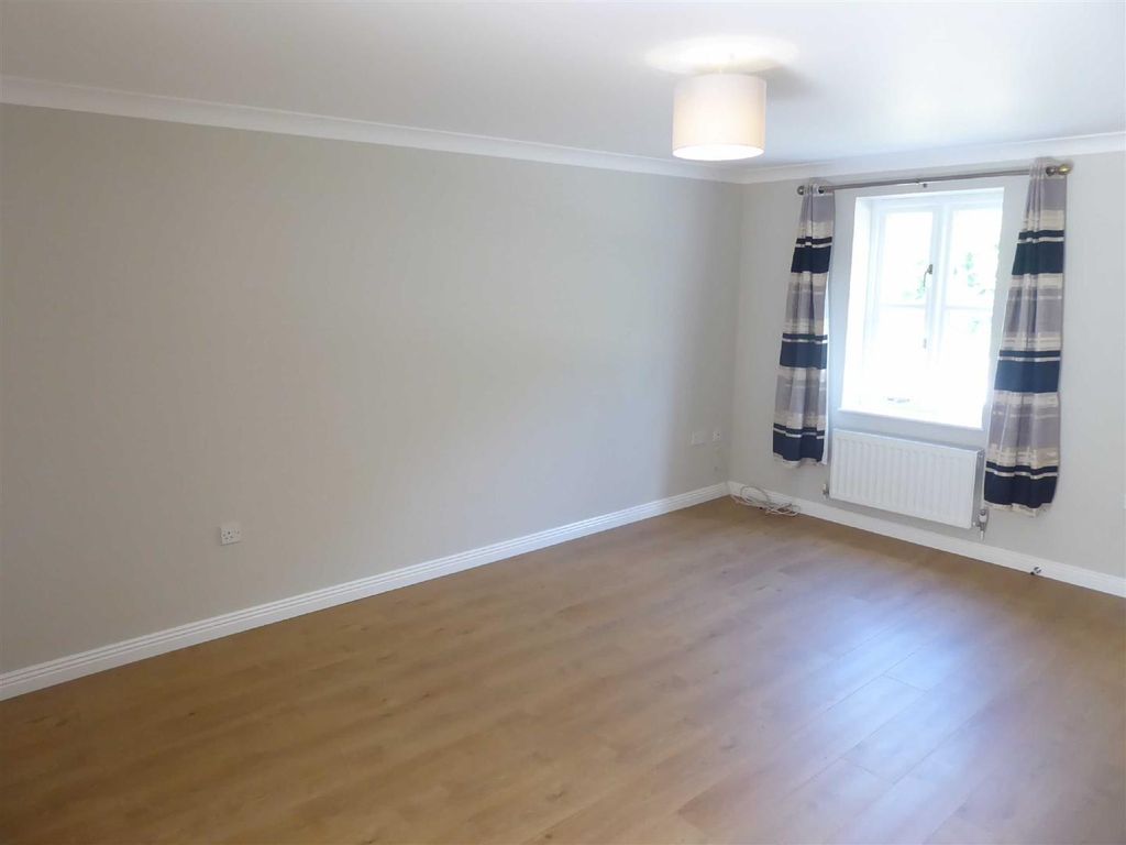 Property photo 3 of 12 Living Room