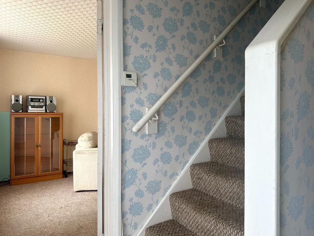 Property photo 3 of 31 Hallway