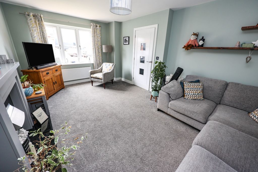 Property photo 2 of 21 4538562