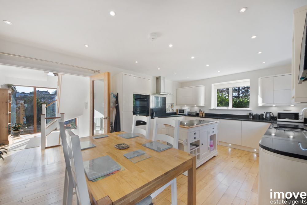 Property photo 2 of 25