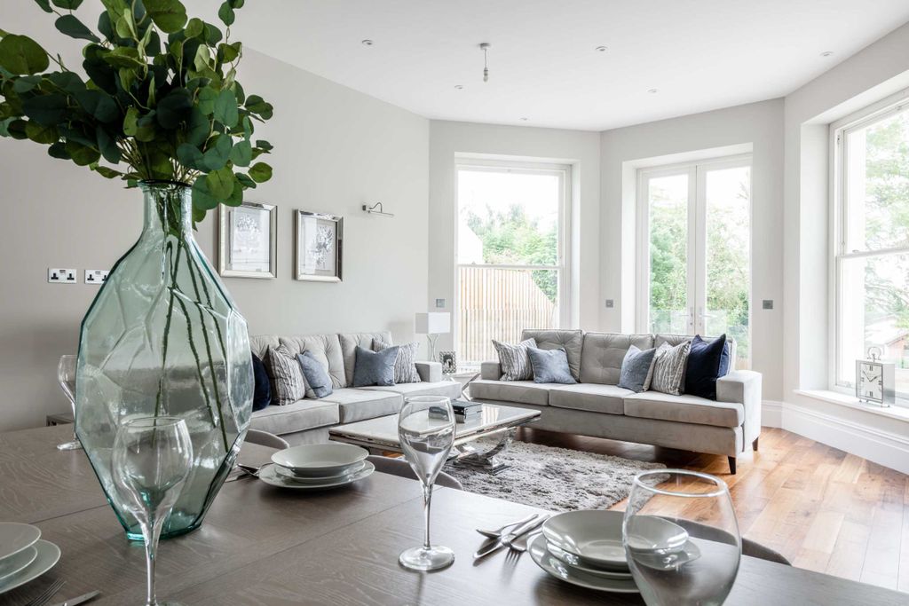 Property photo 3 of 31 Photo