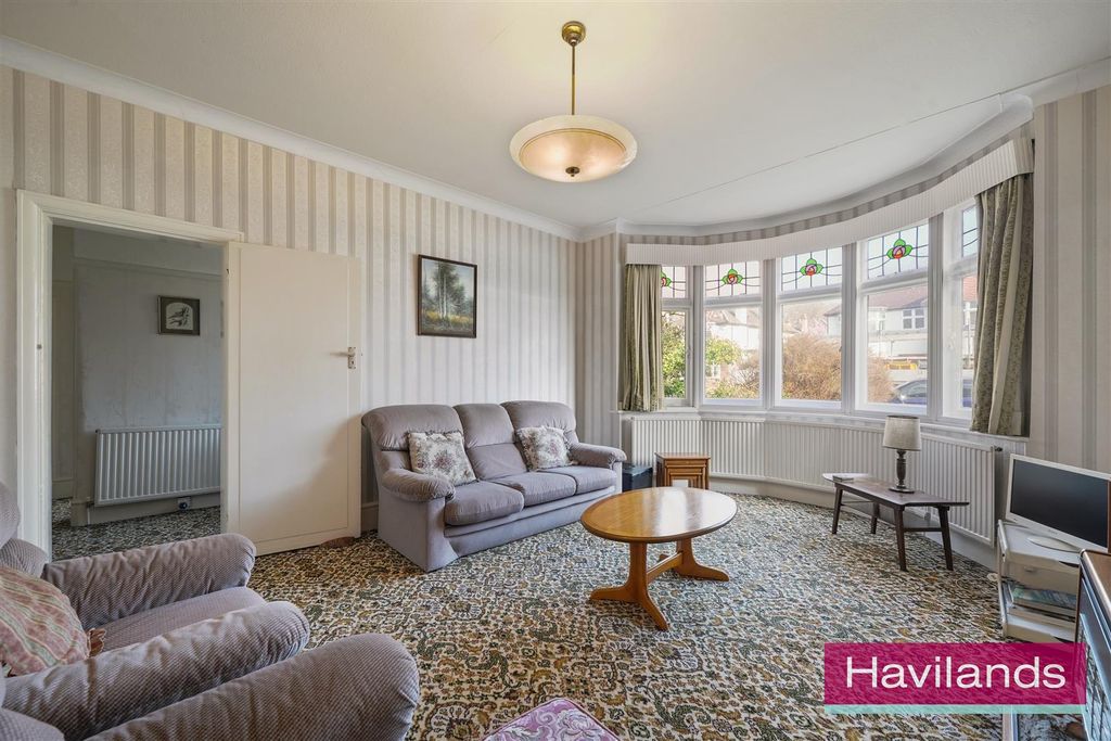 Property photo 3 of 12 The Chine-2.Jpg