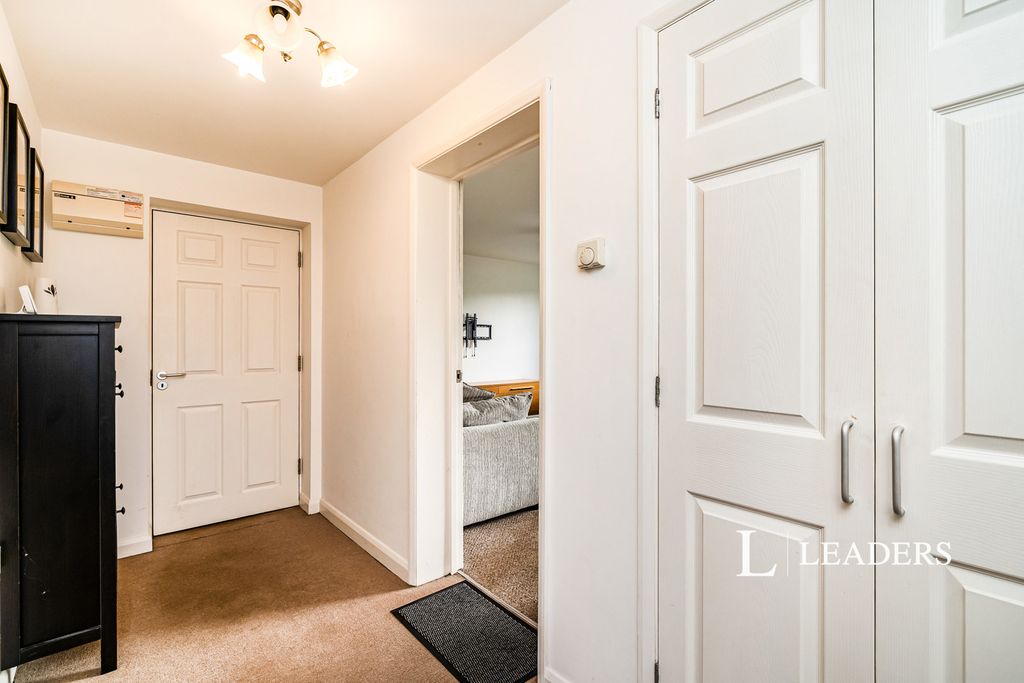 Property photo 2 of 10 Hallway