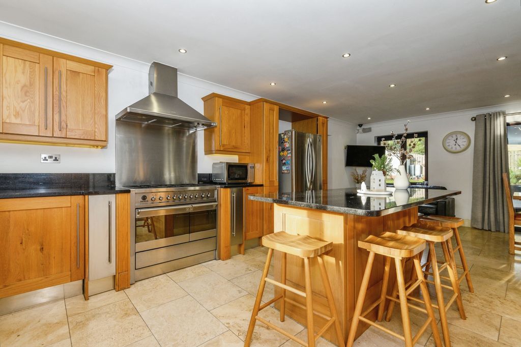 Property photo 2 of 15 Kitchen