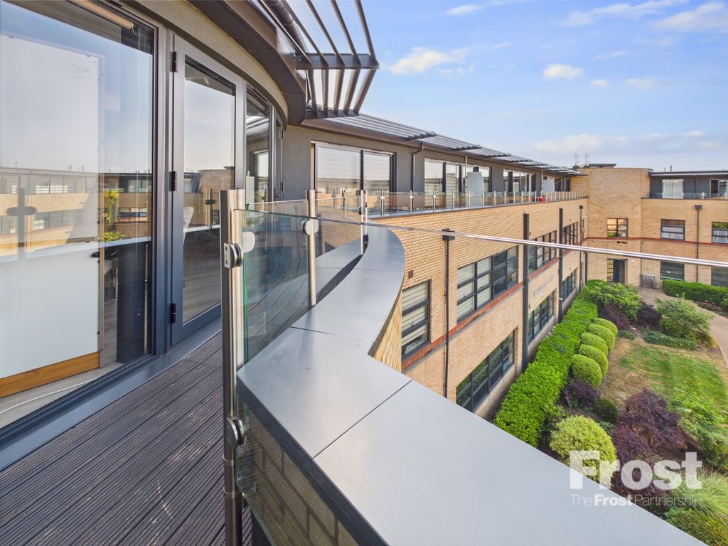 Property photo 1 of 18 Balcony