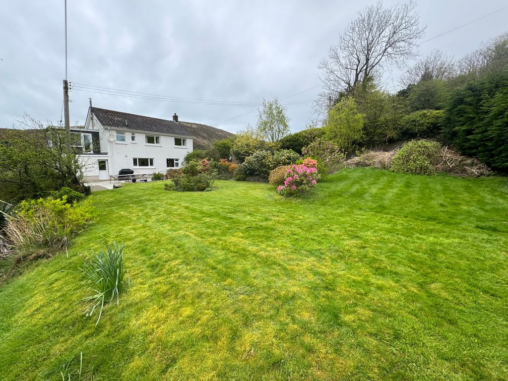 Property photo 3 of 52