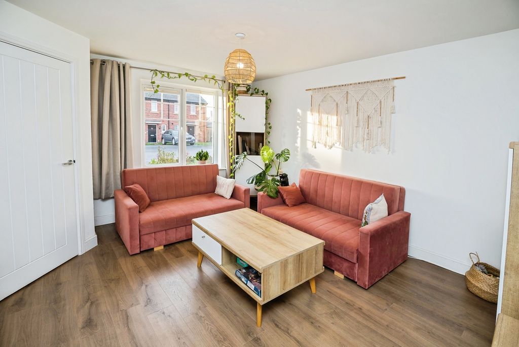 Property photo 2 of 17 Pbox-Img.Jpg