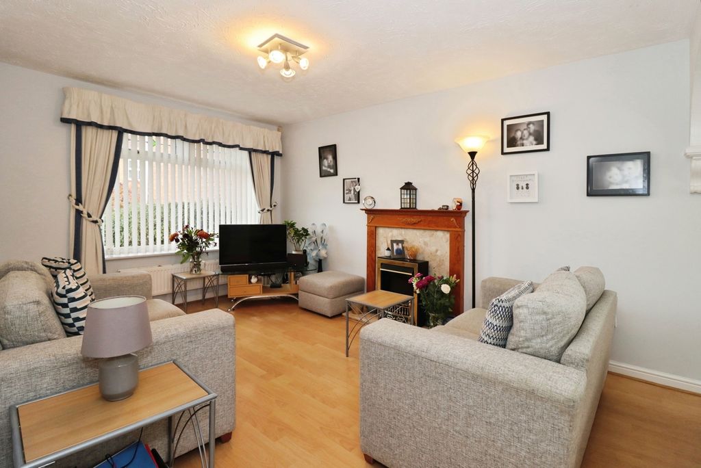 Property photo 3 of 17 Photo