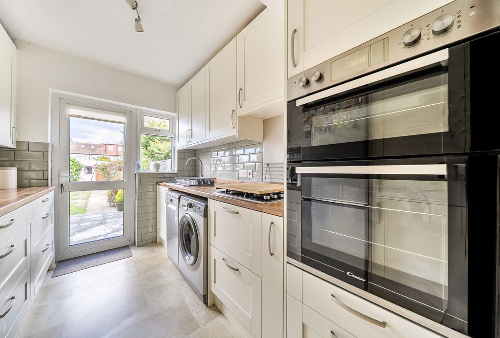 Property photo 3 of 23 1-6Aacfc0cc2F2d-1...