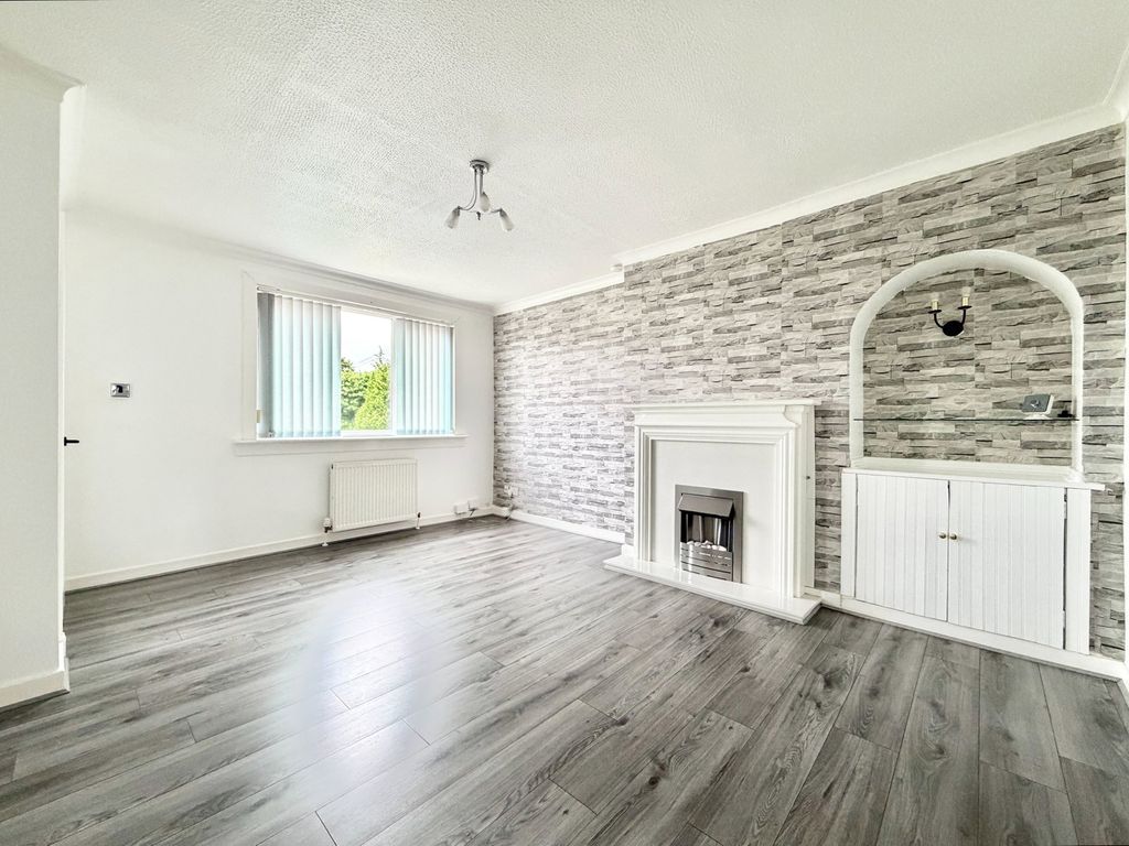 Property photo 3 of 25