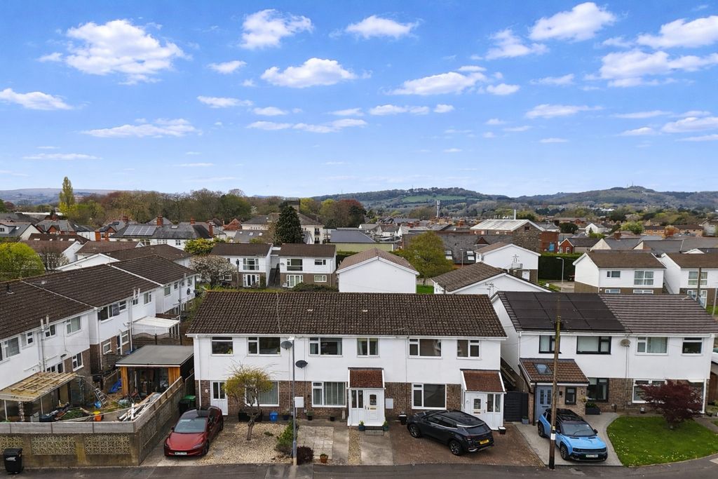 Property photo 2 of 23