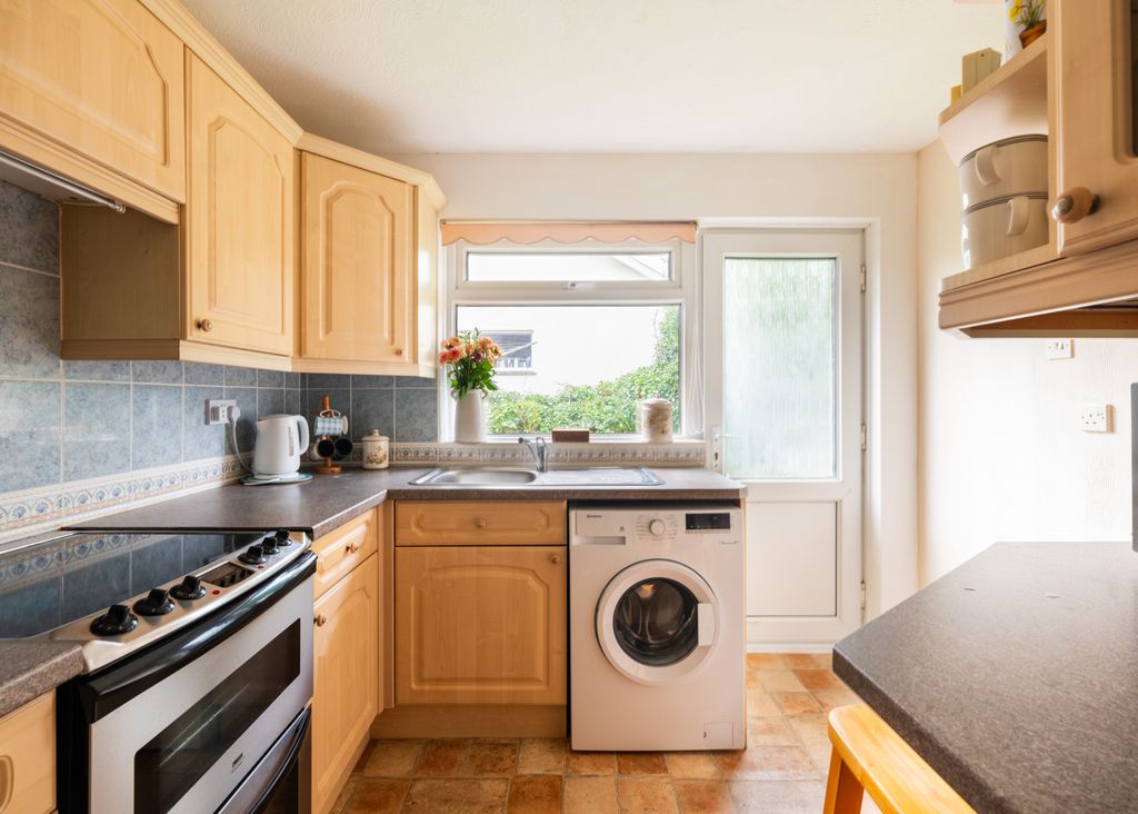 Property photo 3 of 16 Gallery