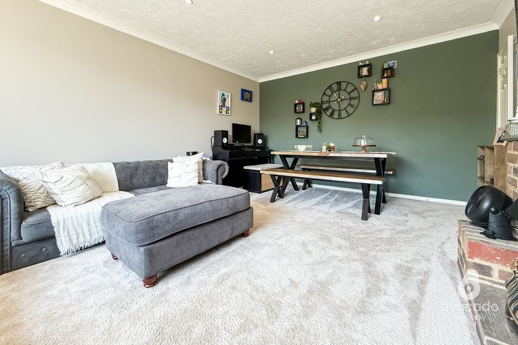 Property photo 3 of 27 5052383