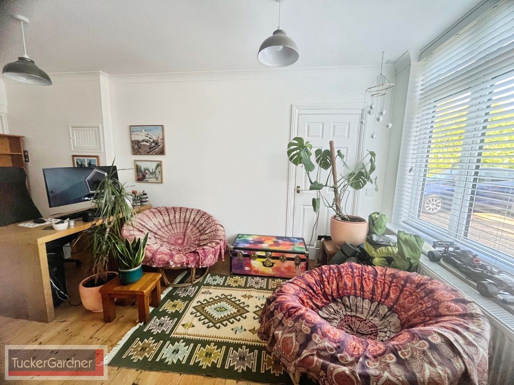 Property photo 3 of 12