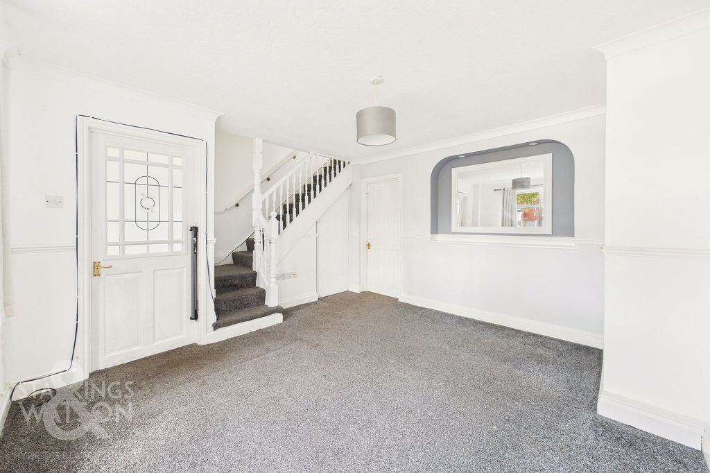 Property photo 2 of 20