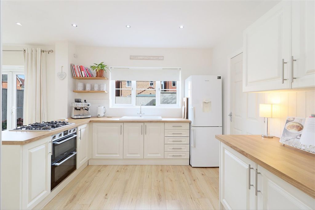 Property photo 3 of 13 Kitchen/ Diner