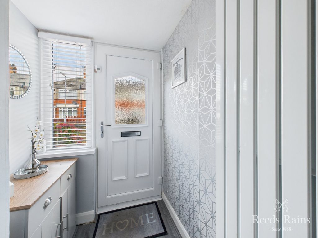 Property photo 2 of 14 Entrance Hallway