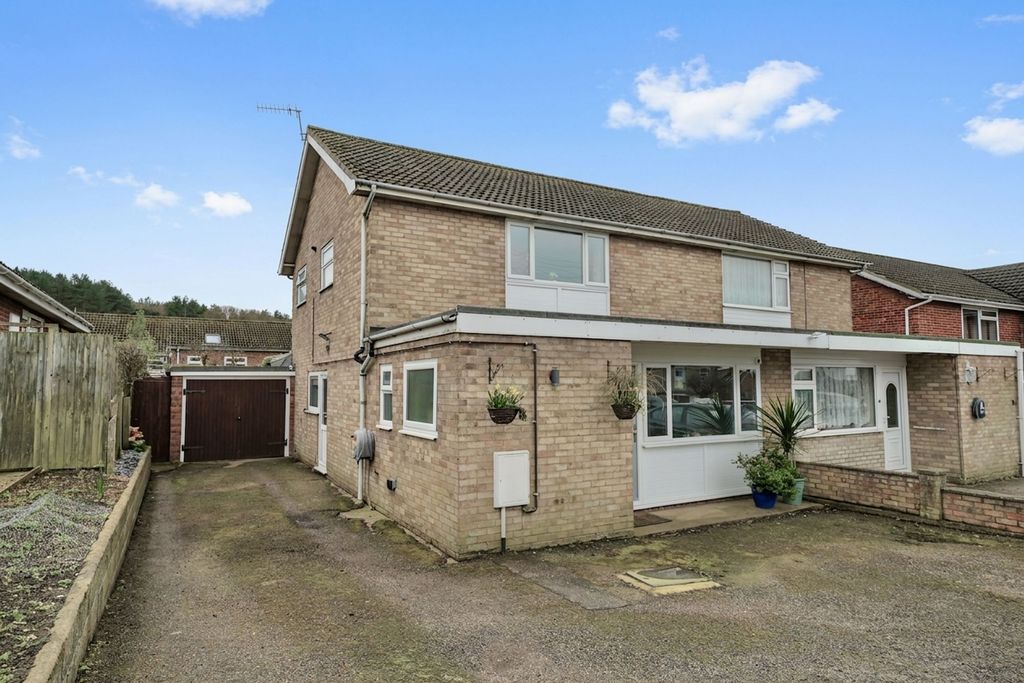 Property photo 1 of 27