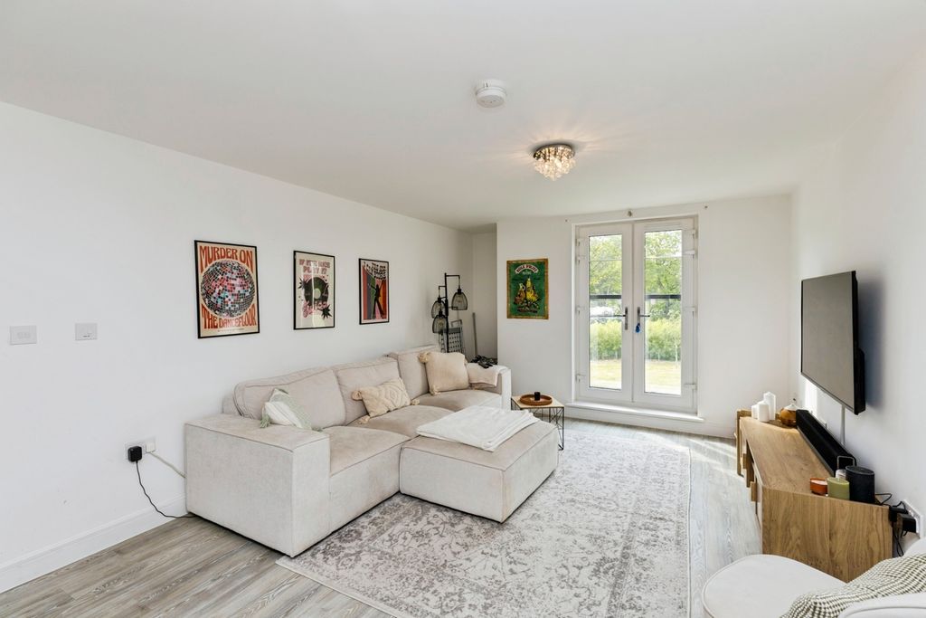 Property photo 3 of 15 Pbox-Img.Jpg