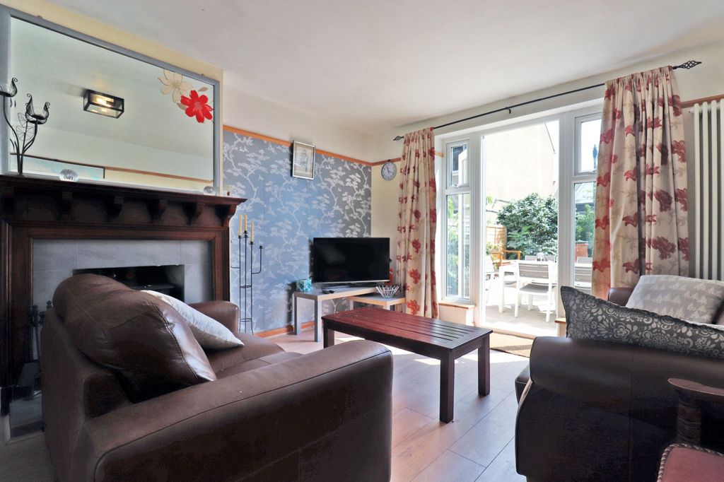 Property photo 2 of 16