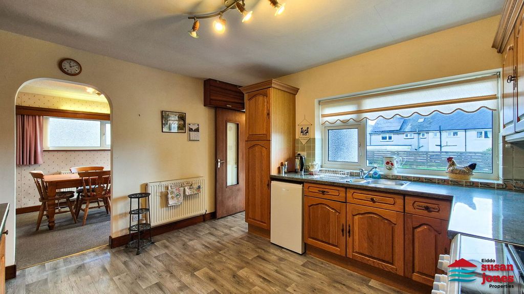 Property photo 2 of 26