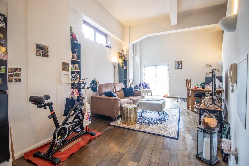 Property photo 1 of 10 Living Room