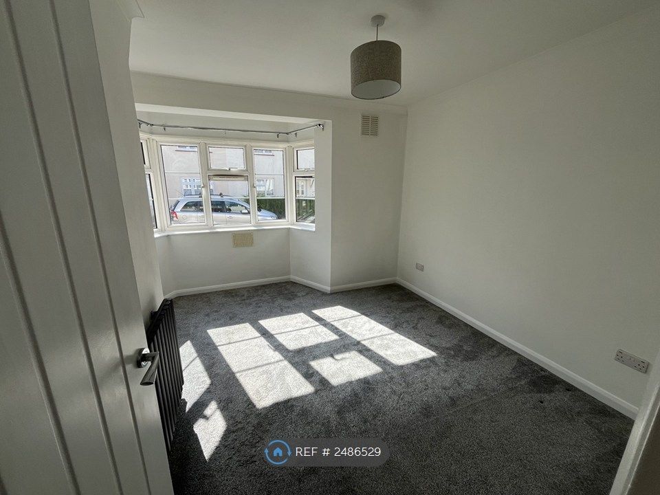 Property photo 3 of 9 Bedroom