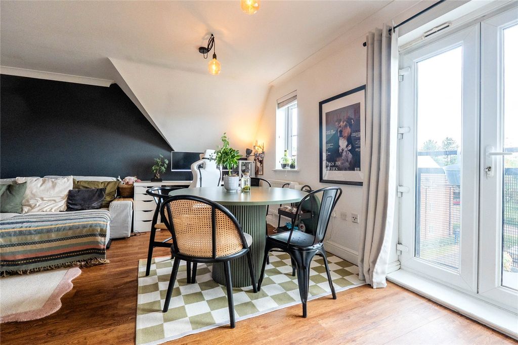 Property photo 3 of 8 Picture No. 06