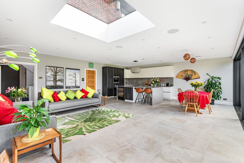 Property photo 2 of 10 Kitchen/Diner