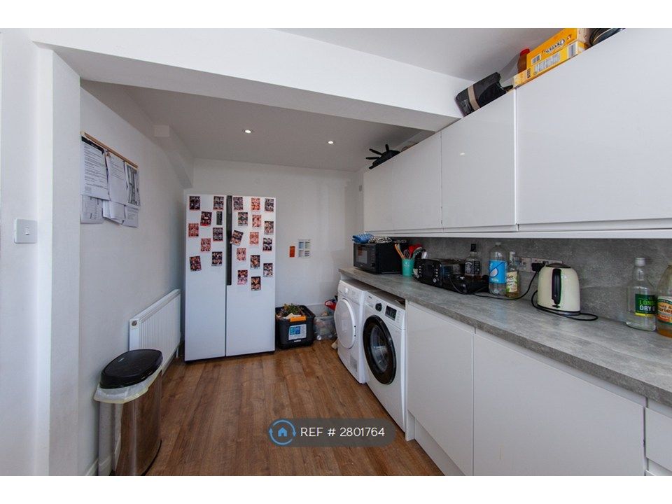 Property photo 3 of 31