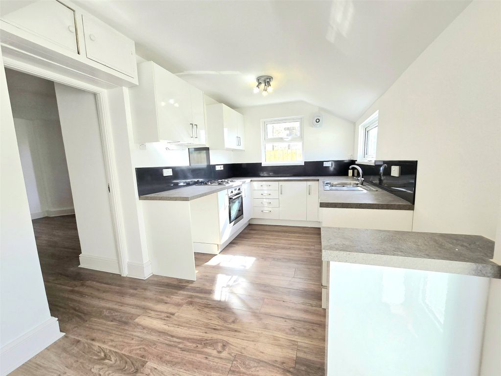 Property photo 3 of 11 Kitchen/Diner