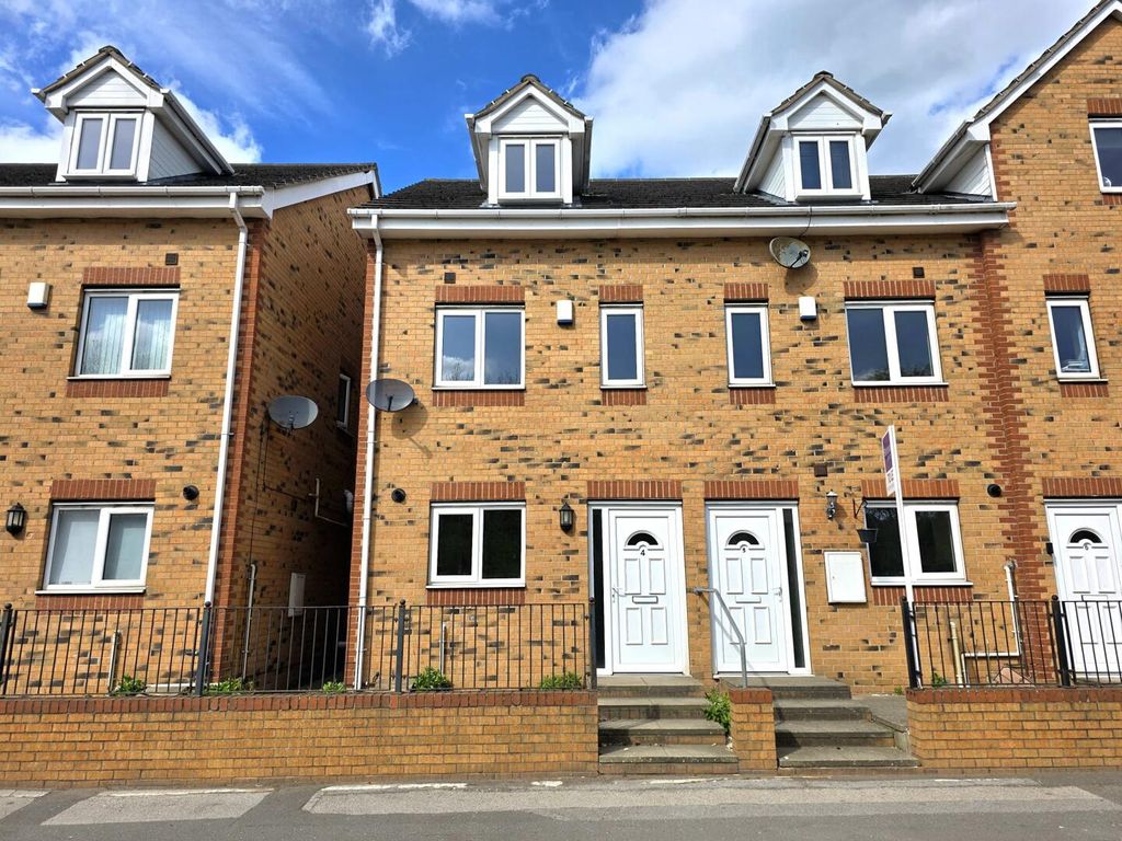 Property photo 1 of 19 Front (Exterior)