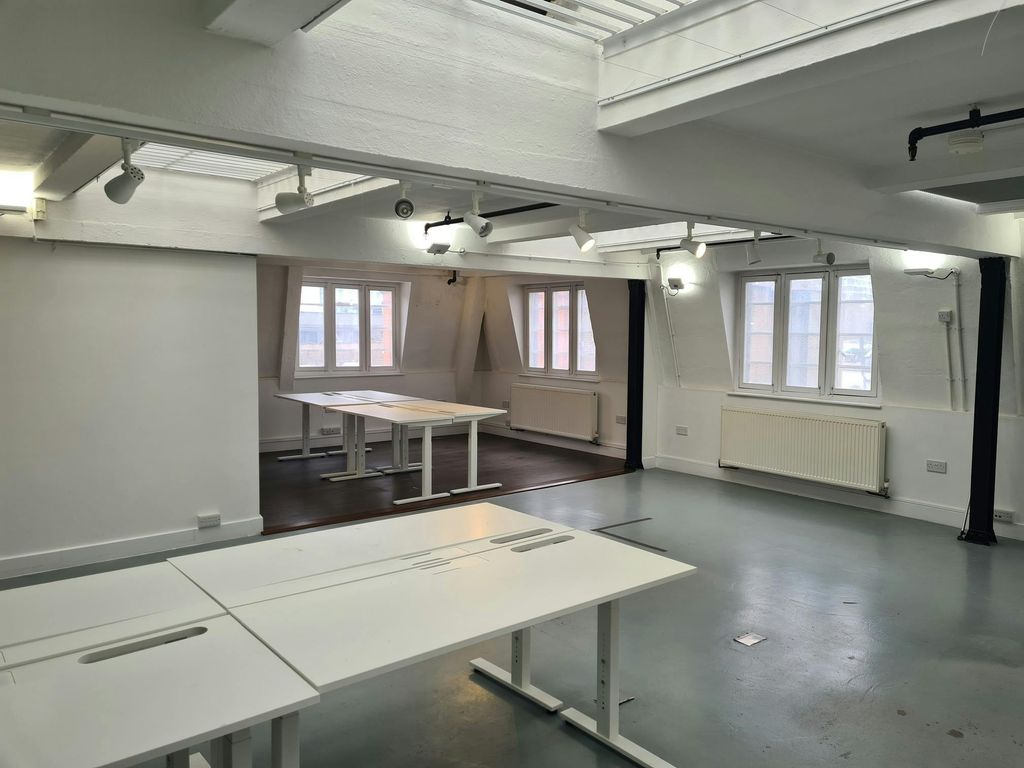 Property photo 2 of 8 Int 1.Jpg