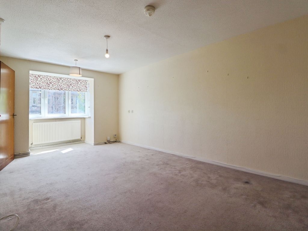 Property photo 3 of 11 Sitting Room