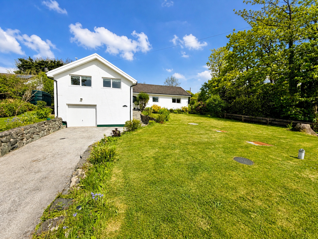 Property photo 1 of 19 Photograph