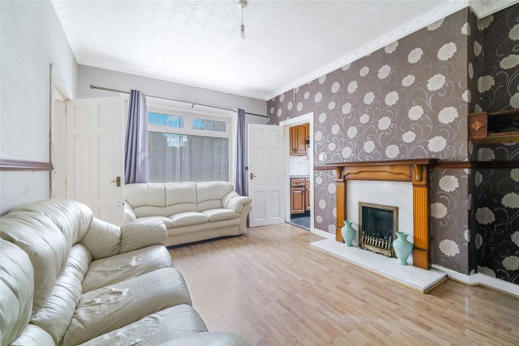 Property photo 2 of 21 Picture No. 08