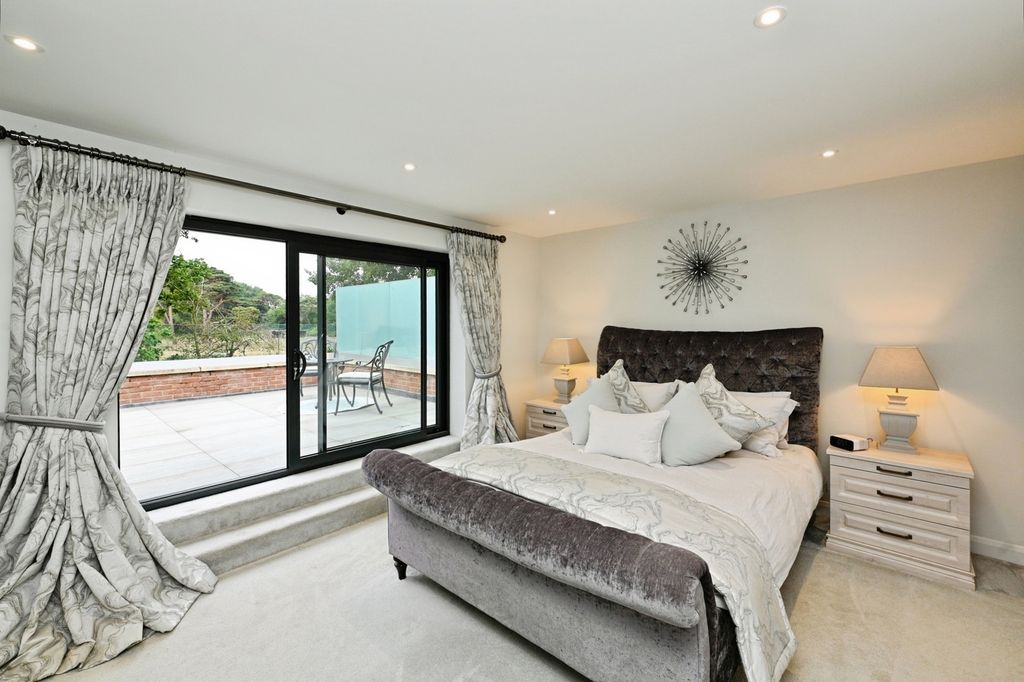 Property photo 3 of 37 Pbox-Img.Jpg