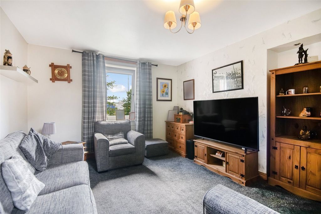 Property photo 2 of 17 Picture No. 02