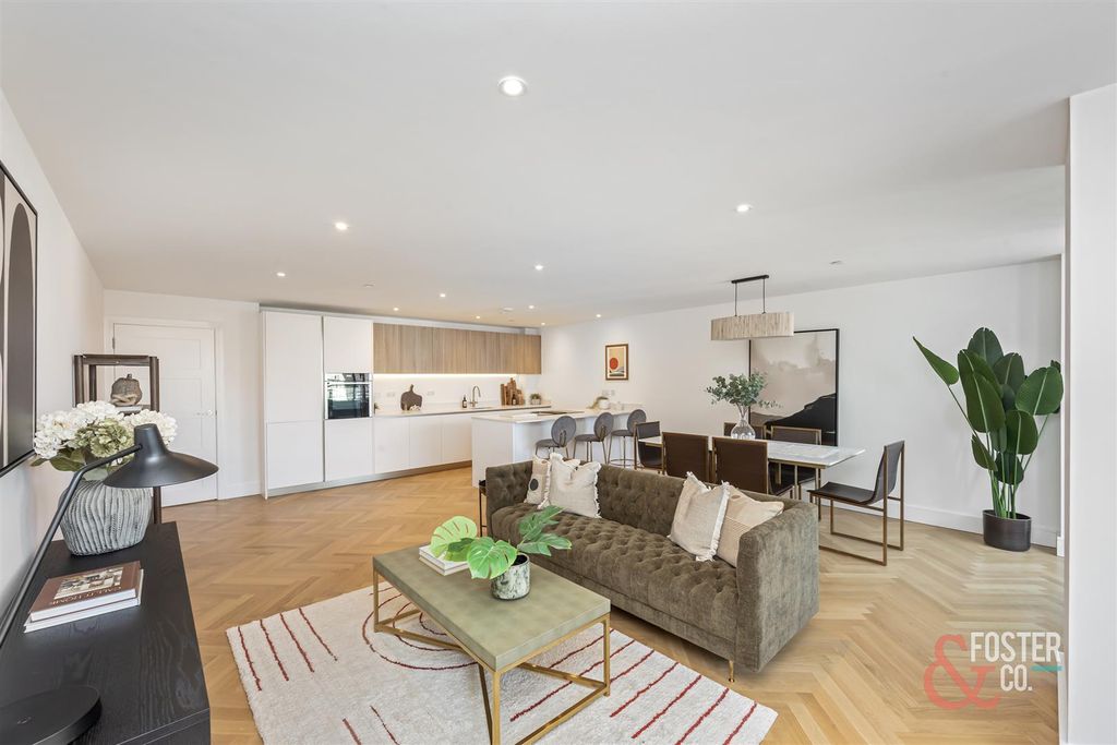 Property photo 3 of 31 Flat 13-003 13.31.41.Jpg