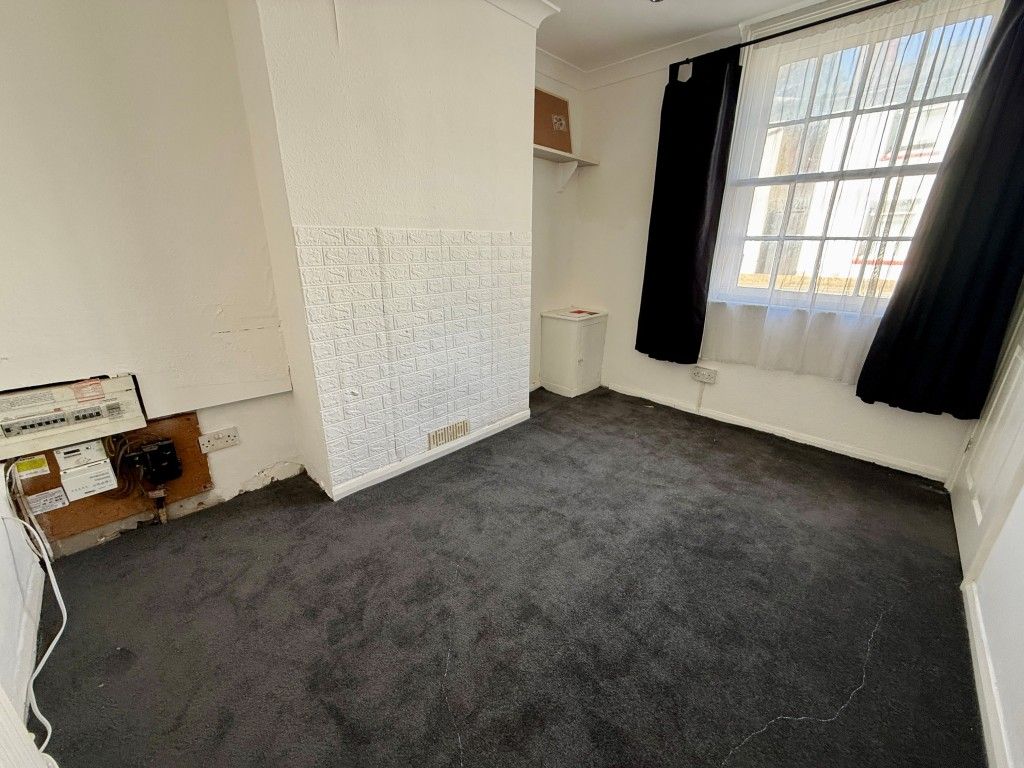 Property photo 2 of 10 Living Room