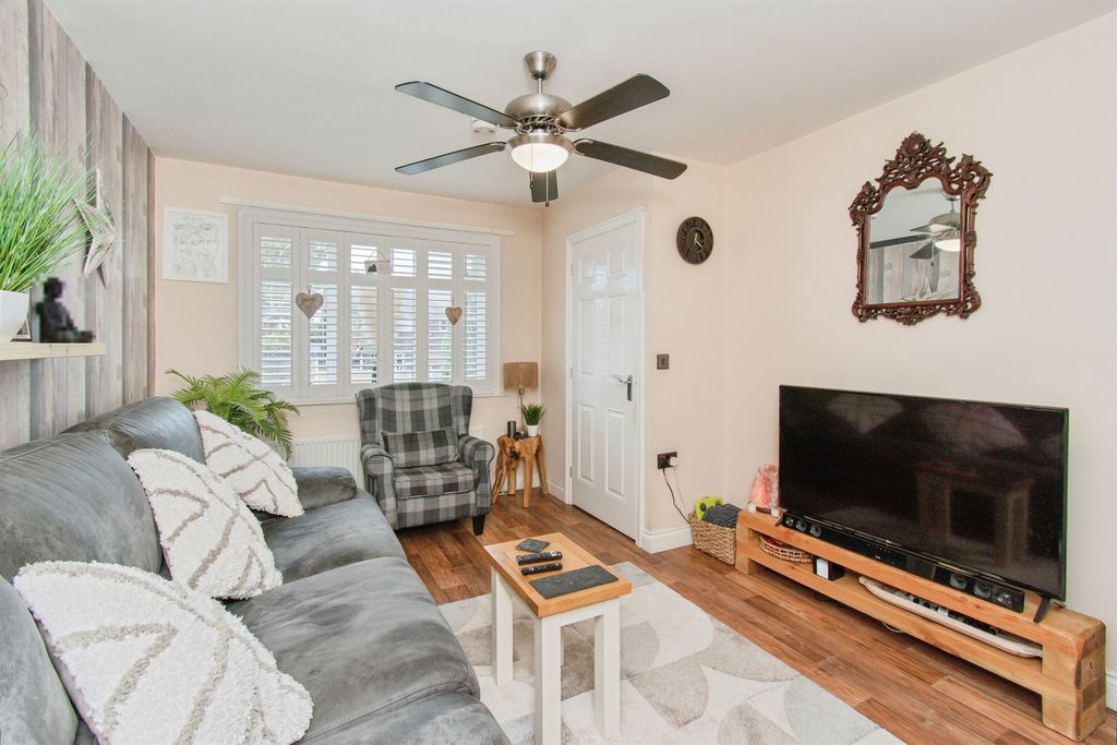 Property photo 2 of 13