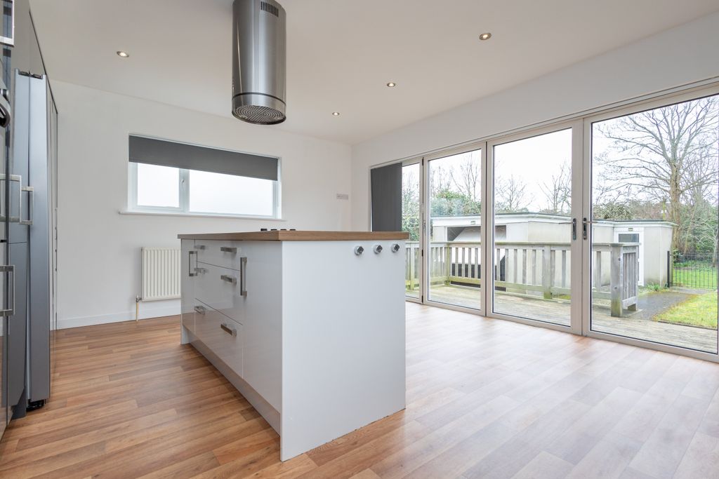 Property photo 2 of 20 Kitchen Diner