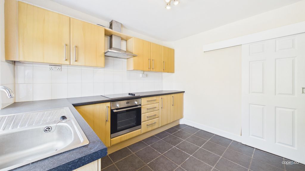 Property photo 2 of 10 5300575