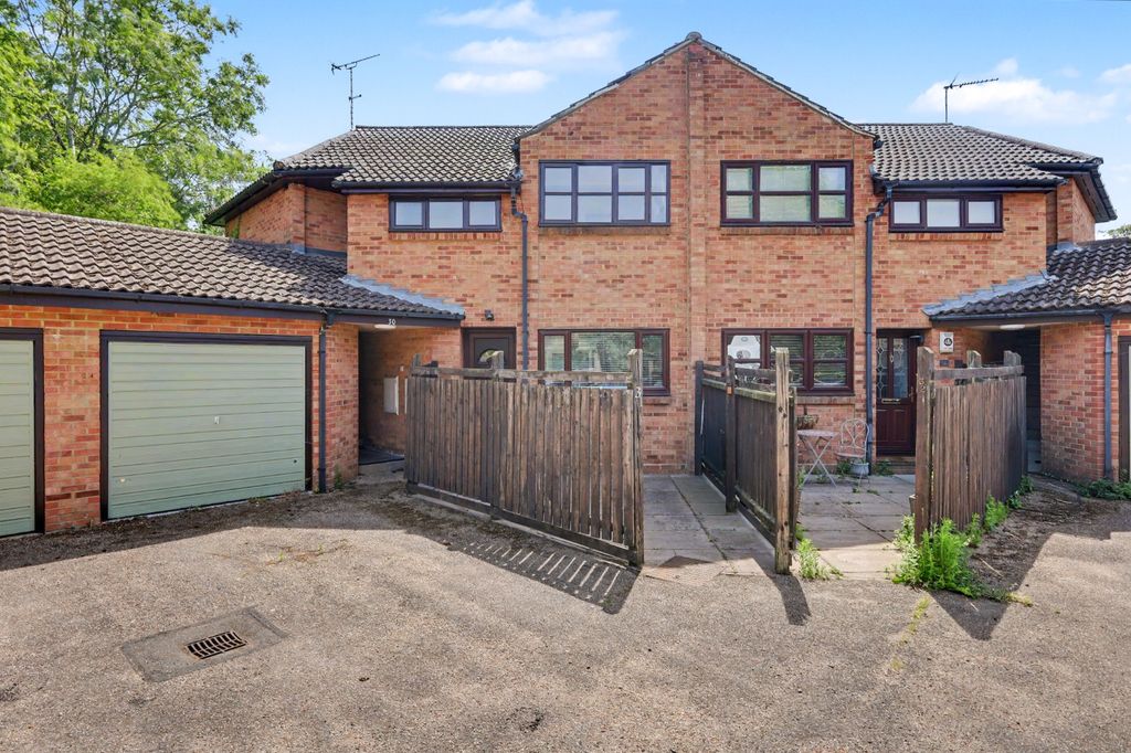 Property photo 1 of 9 5293400