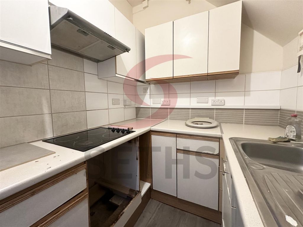 Property photo 3 of 5 Kitchen