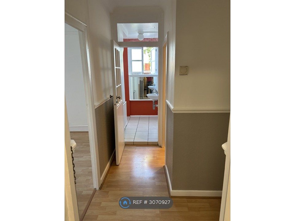 Property photo 3 of 7 Hallway To Kitchen And Bathroom
