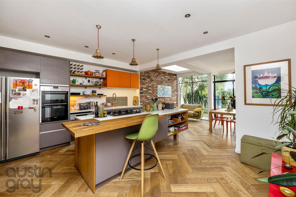 Property photo 1 of 24 Silverdale Road 8-014.Jpg